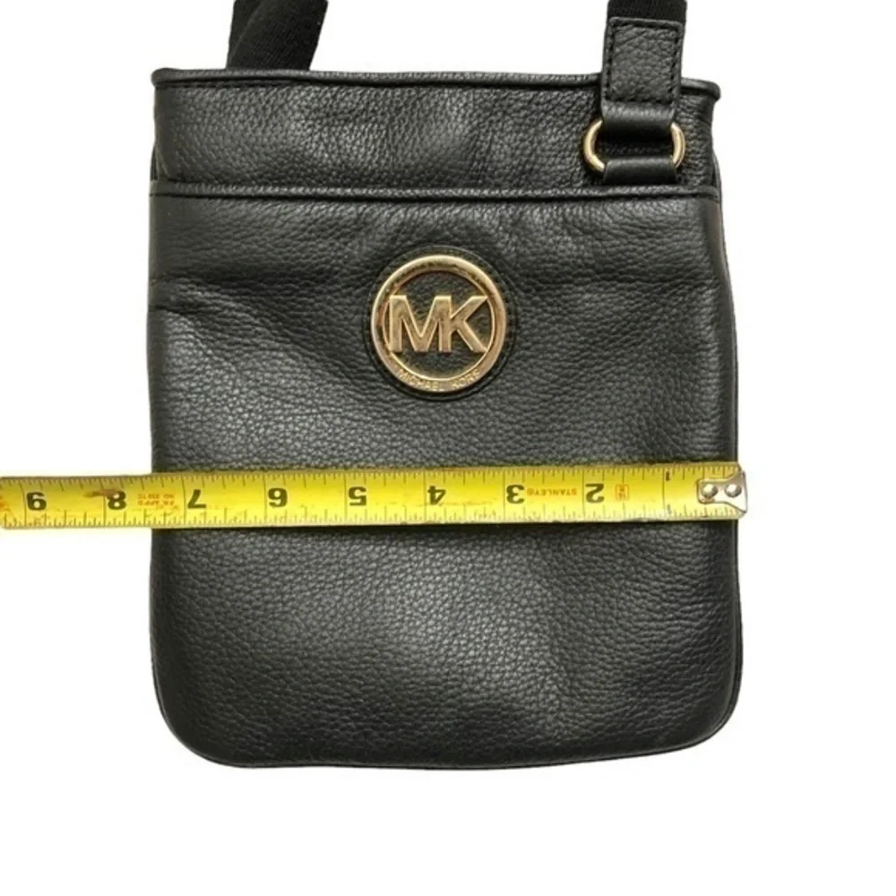 Michael kors black leather crossbody bag
